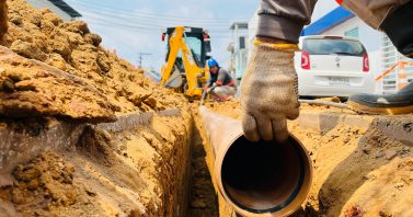 Saneamento básico: Centro de Manaus recebe obras de implantação de rede de esgoto