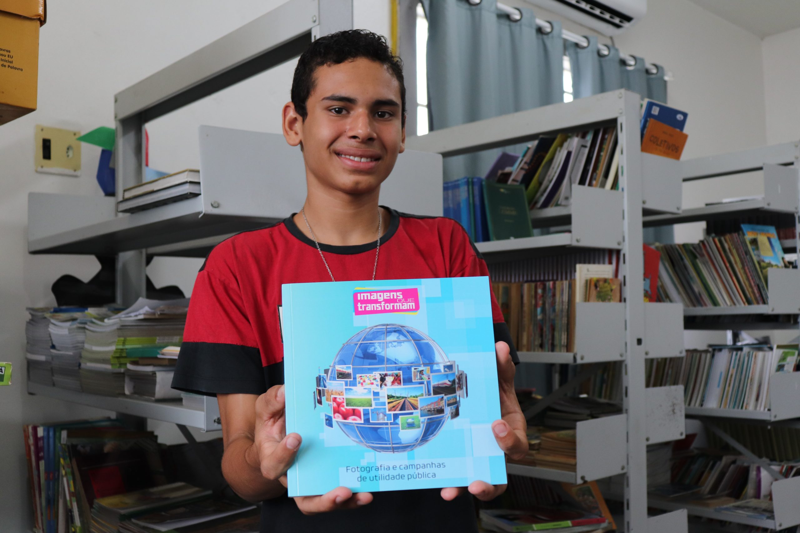 Escolas públicas participam de projeto educacional e recebem livro “Imagens que Transformam” 