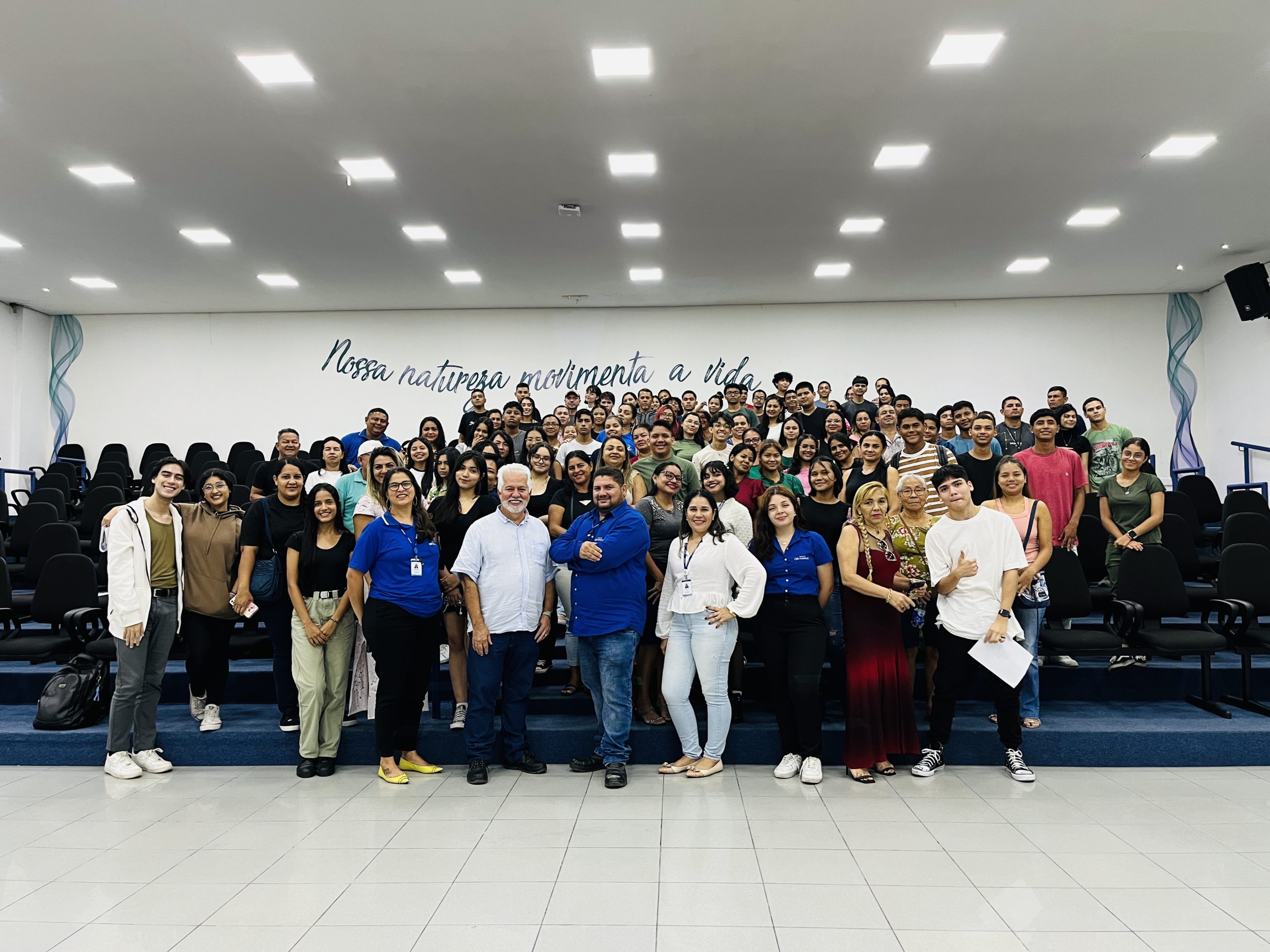 Pioneiros: Projeto da Águas de Manaus voltado a alunos de escolas públicas tem aula inaugural