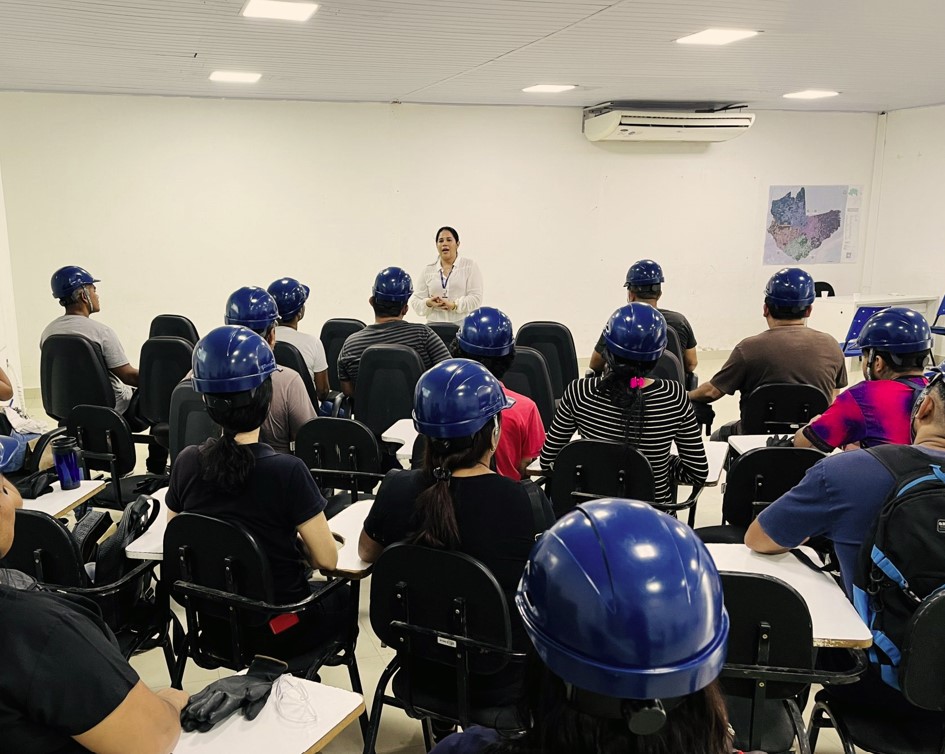 Águas de Manaus oferece cursos gratuitos de Bombeiro Hidráulico e Assistente Administrativo