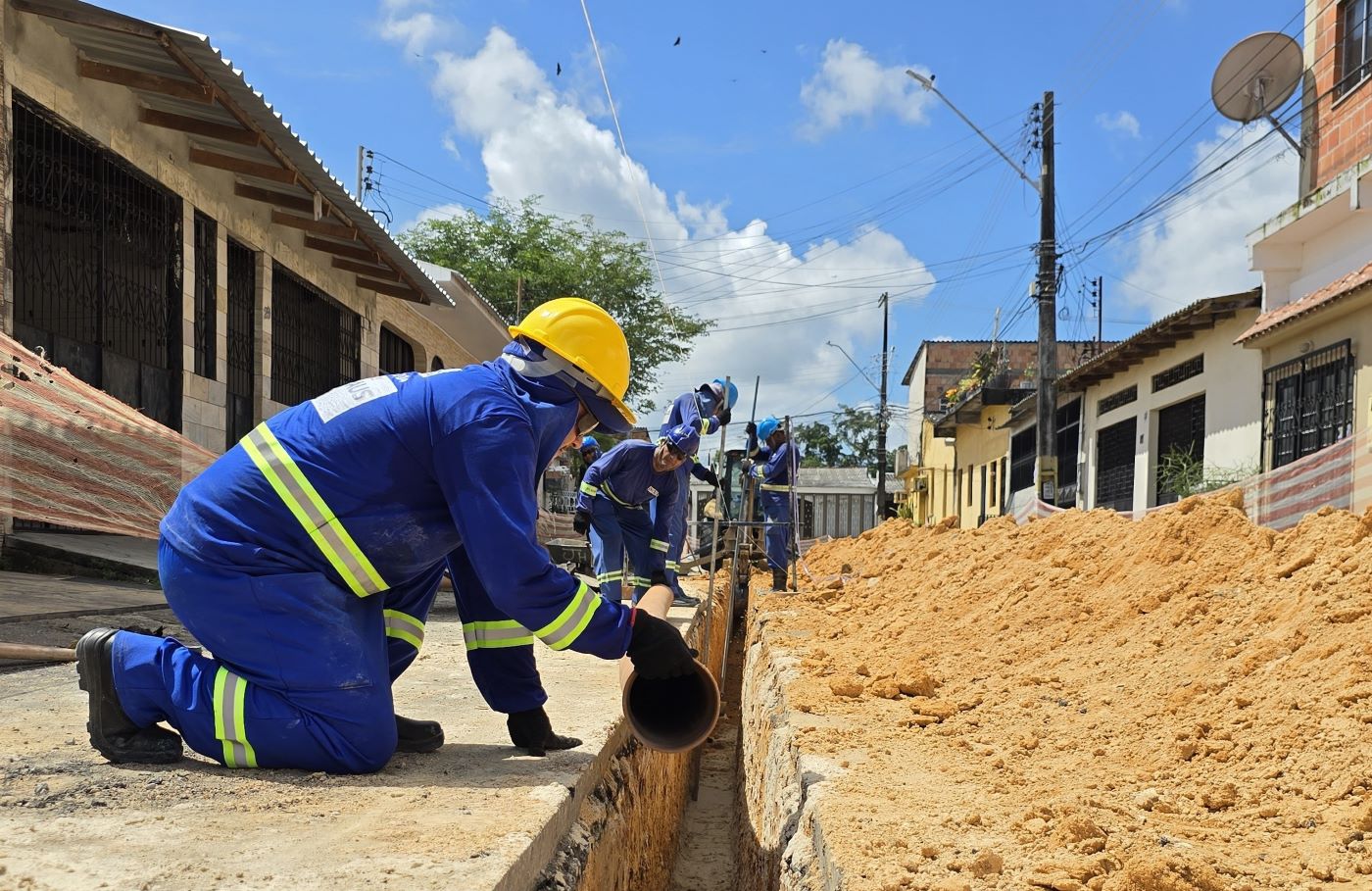 Águas de Manaus avança com obras de esgotamento sanitário em 10 áreas da capital; confira o cronograma