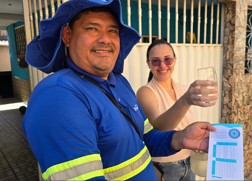 Mais de 300 mil testes em laboratório por ano comprovam qualidade da água distribuída em Manaus