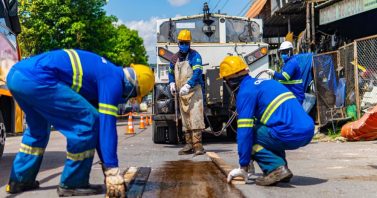 Em quarenta dias, concessionária aplica 3 mil toneladas de asfalto em mais de 1,5 mil ruas de Manaus