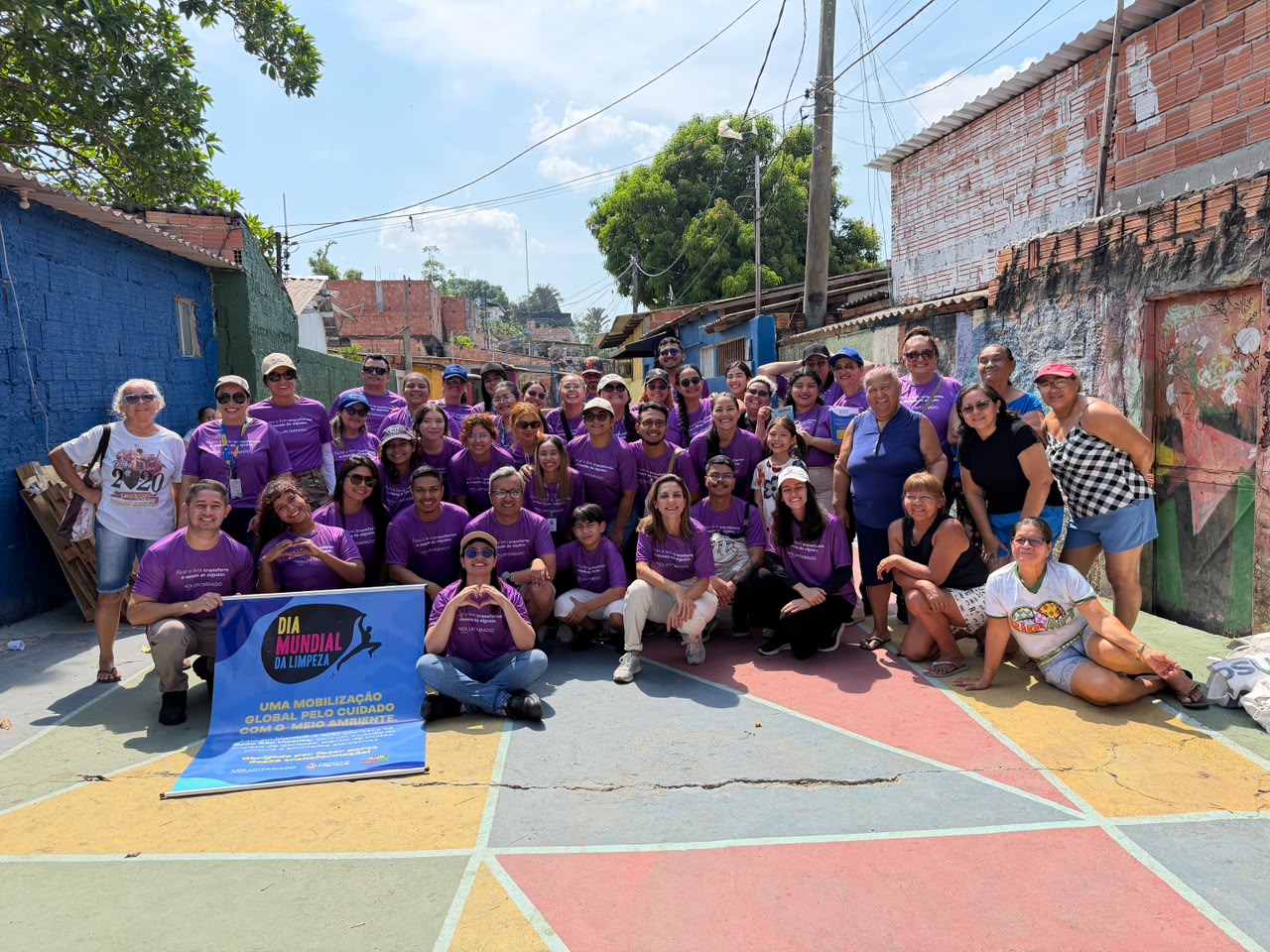 Beco São Vicente recebe ação com foco em limpeza de igarapé e educação ambiental