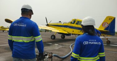 Caminhões-pipa da Águas de Manaus reforçam ações de combate aos incêndios florestais no Amazonas